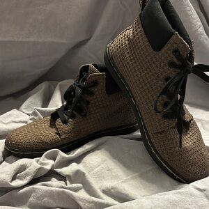 Dr Martens textured olive/army boots